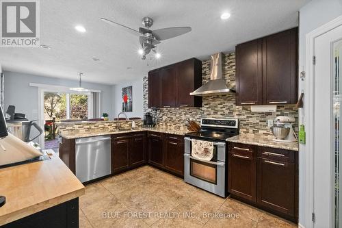 2982 Devon Road, London, ON - Indoor Photo Showing Kitchen