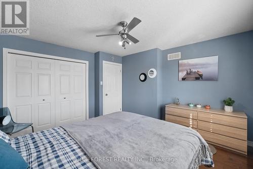 2982 Devon Road, London, ON - Indoor Photo Showing Bedroom