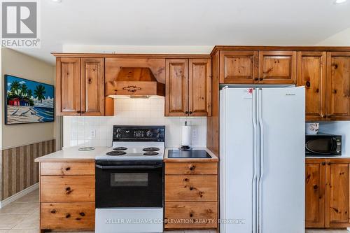 7 Andrew Court, Wasaga Beach, ON - Indoor Photo Showing Kitchen