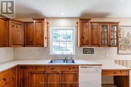 7 Andrew Court, Wasaga Beach, ON - Indoor Photo Showing Kitchen With Double Sink