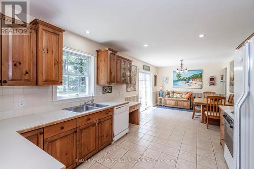 7 Andrew Court, Wasaga Beach, ON - Indoor Photo Showing Kitchen With Double Sink