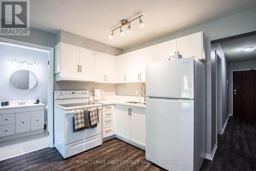 J1 - 159 Edgehill Drive, Barrie, ON - Indoor Photo Showing Kitchen