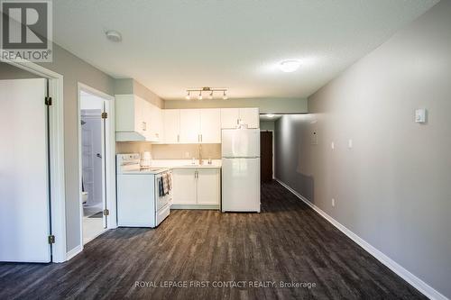 J1 - 159 Edgehill Drive, Barrie, ON - Indoor Photo Showing Kitchen