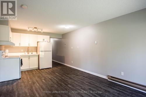 J1 - 159 Edgehill Drive, Barrie, ON - Indoor Photo Showing Kitchen