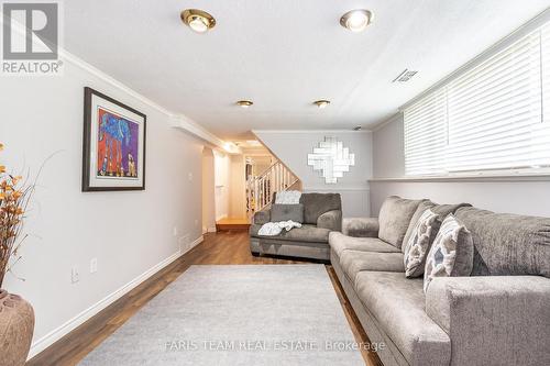 3 Artesian Avenue, East Gwillimbury (Holland Landing), ON - Indoor Photo Showing Living Room