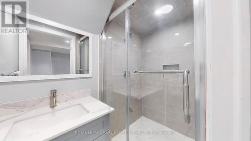 88 Garthdale Court, Toronto (Bathurst Manor), ON - Indoor Photo Showing Bathroom