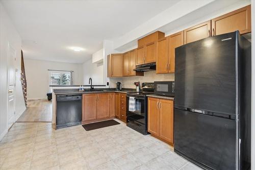 65 Willow Lane, Grimsby, ON - Indoor Photo Showing Kitchen