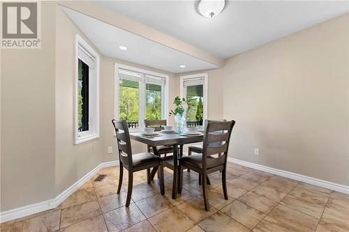 40 Blue Danube Way, Pembroke, ON - Indoor Photo Showing Dining Room