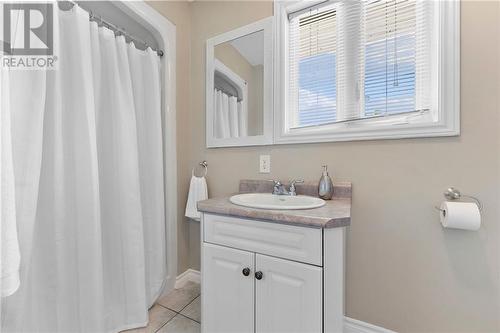 40 Blue Danube Way, Pembroke, ON - Indoor Photo Showing Bathroom