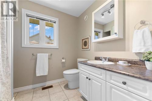 40 Blue Danube Way, Pembroke, ON - Indoor Photo Showing Bathroom