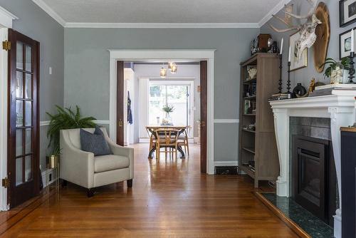 51 Garfield Avenue S, Hamilton, ON - Indoor Photo Showing Living Room With Fireplace