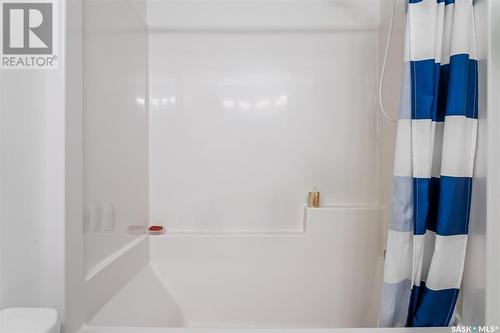 514 Lillooet Street W, Moose Jaw, SK - Indoor Photo Showing Bathroom