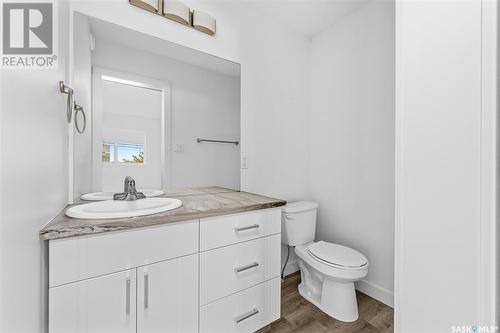 514 Lillooet Street W, Moose Jaw, SK - Indoor Photo Showing Bathroom