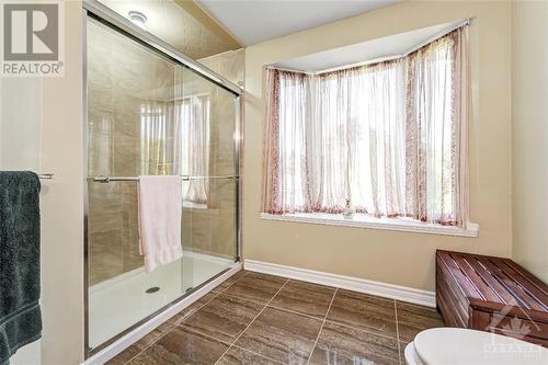 378 River Ridge Crescent, Ottawa, ON - Indoor Photo Showing Bathroom