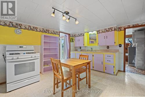 335 Belleview Boulevard, Fort Erie, ON - Indoor Photo Showing Kitchen