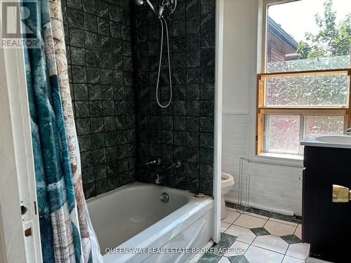 21 Kinrade Avenue, Hamilton (Gibson), ON - Indoor Photo Showing Bathroom