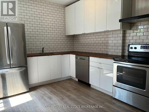 21 Kinrade Avenue, Hamilton (Gibson), ON - Indoor Photo Showing Kitchen