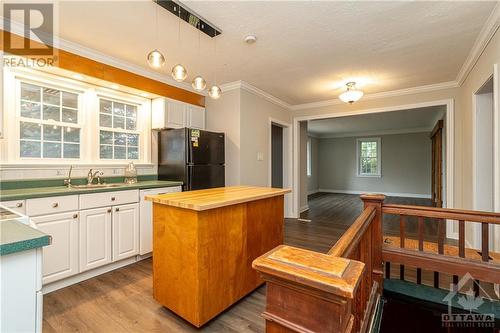 Island is removable - 4239 Fallowfield Road, Ottawa, ON - Indoor Photo Showing Kitchen