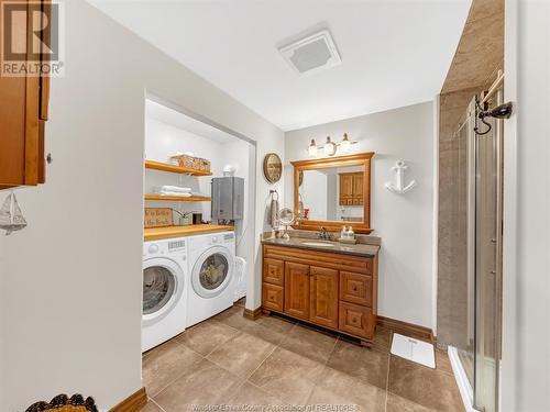 1690 Caille, Lakeshore, ON - Indoor Photo Showing Laundry Room