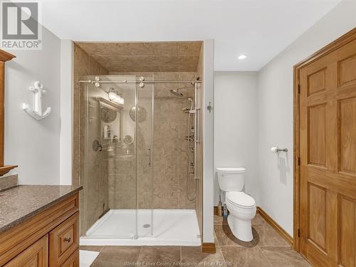 1690 Caille, Lakeshore, ON - Indoor Photo Showing Bathroom