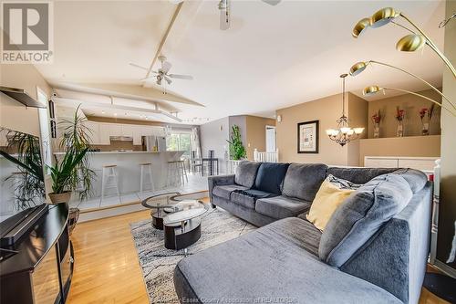 2153 Dominion, Windsor, ON - Indoor Photo Showing Living Room