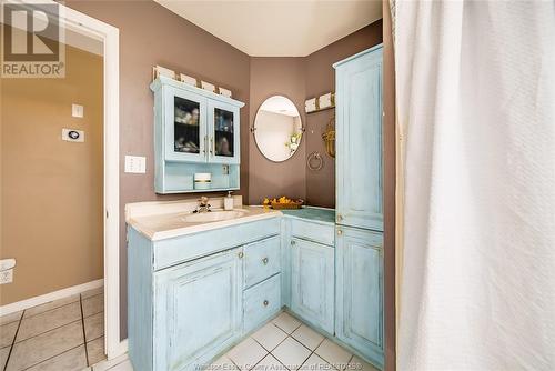 2153 Dominion, Windsor, ON - Indoor Photo Showing Bathroom