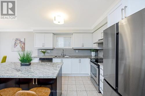 52 Milfoil Street, Halton Hills, ON - Indoor Photo Showing Kitchen With Upgraded Kitchen