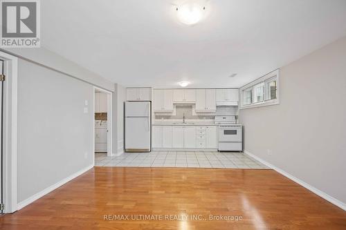 6117 Maple Gate Circle, Mississauga (Lisgar), ON - Indoor Photo Showing Kitchen