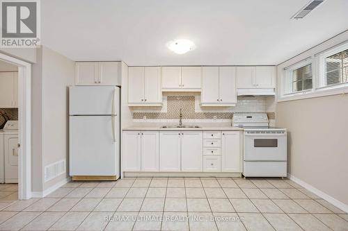 6117 Maple Gate Circle, Mississauga (Lisgar), ON - Indoor Photo Showing Kitchen With Double Sink