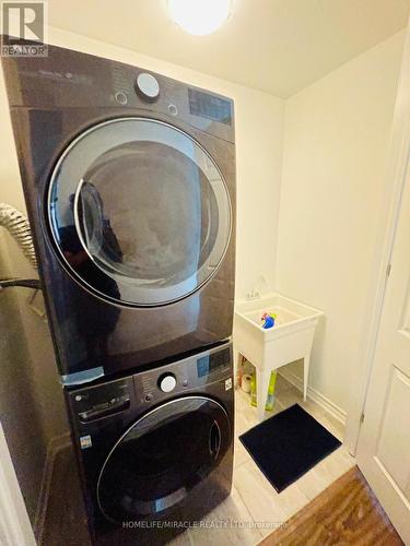 13 Melmar Street, Brampton, ON - Indoor Photo Showing Laundry Room