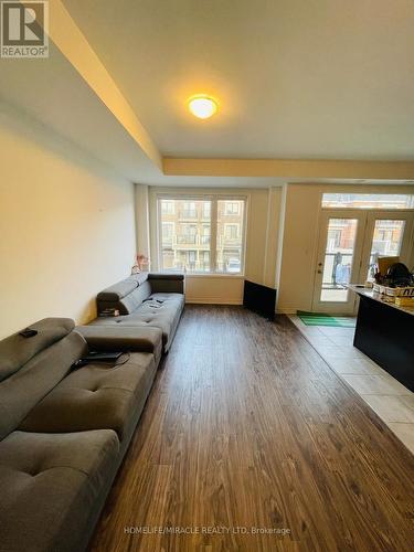 13 Melmar Street, Brampton, ON - Indoor Photo Showing Living Room