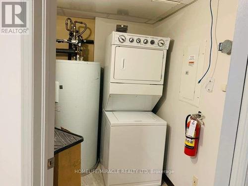 2030-31 - 90 Highland Drive, Oro-Medonte (Horseshoe Valley), ON - Indoor Photo Showing Laundry Room