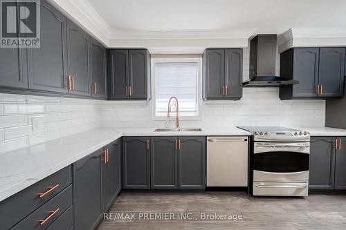 154 King Street S, New Tecumseth (Alliston), ON - Indoor Photo Showing Kitchen With Double Sink With Upgraded Kitchen