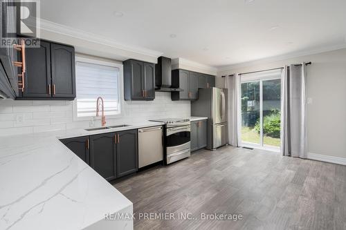 154 King Street S, New Tecumseth (Alliston), ON - Indoor Photo Showing Kitchen With Stainless Steel Kitchen