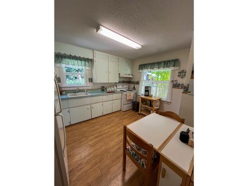 2010 Debruyn Road, Fruitvale, BC 