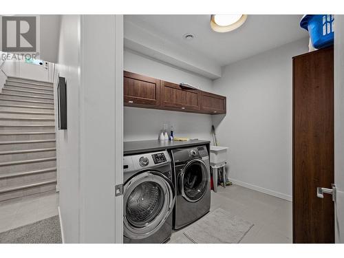 606 Willms Road, Kelowna, BC - Indoor Photo Showing Laundry Room