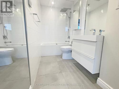 4303 - 38 Grenville Street, Toronto, ON - Indoor Photo Showing Bathroom