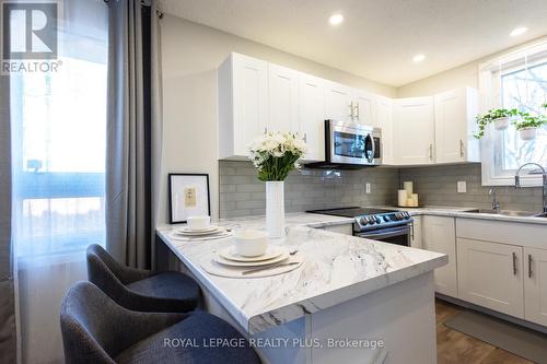 23 Mercer Road, Cambridge, ON - Indoor Photo Showing Kitchen