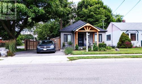 23 Mercer Road, Cambridge, ON - Outdoor With Facade