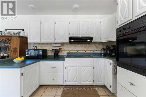 10 Mckay Street, Petawawa, ON - Indoor Photo Showing Kitchen