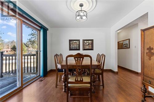 10 Mckay Street, Petawawa, ON - Indoor Photo Showing Dining Room