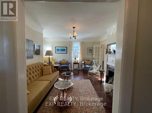 112 Palmer Road, Belleville, ON - Indoor Photo Showing Living Room