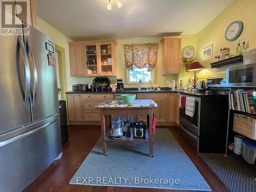 112 Palmer Road, Belleville, ON - Indoor Photo Showing Kitchen