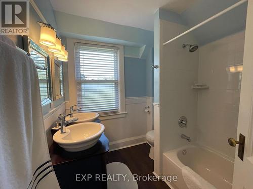 112 Palmer Road, Belleville, ON - Indoor Photo Showing Bathroom