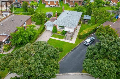 5 Picton Crescent, Toronto (Downsview-Roding-Cfb), ON - Outdoor