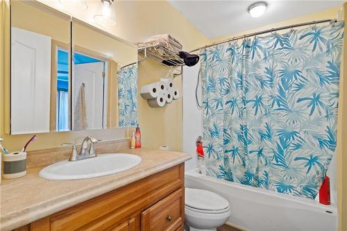 6125 Prospect Street, Niagara Falls, ON - Indoor Photo Showing Bathroom