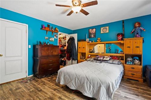 6125 Prospect Street, Niagara Falls, ON - Indoor Photo Showing Bedroom