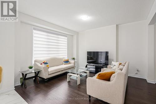 74 Nicort Road, Wasaga Beach, ON - Indoor Photo Showing Living Room