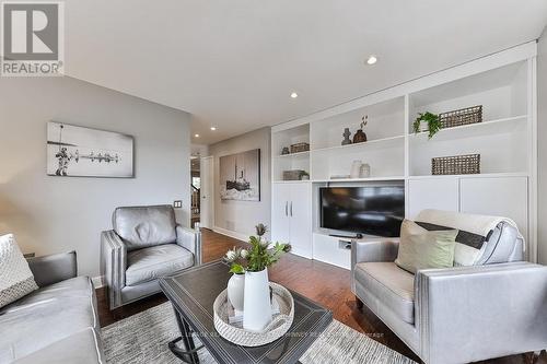 881 Goodwin Road, Mississauga, ON - Indoor Photo Showing Living Room