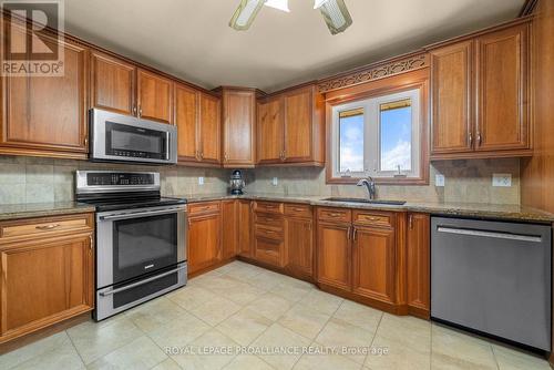 3286 County Rd 3 Road, Prince Edward County (Ameliasburgh), ON - Indoor Photo Showing Kitchen